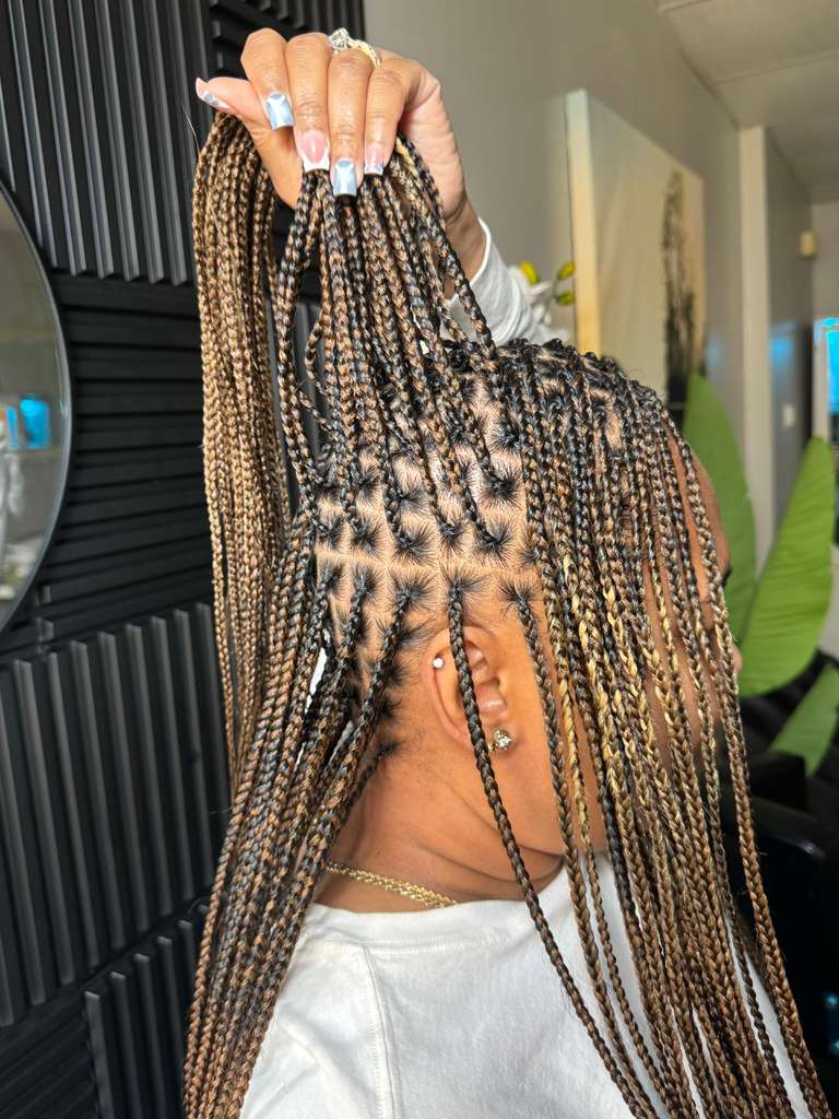 Small knotless braids